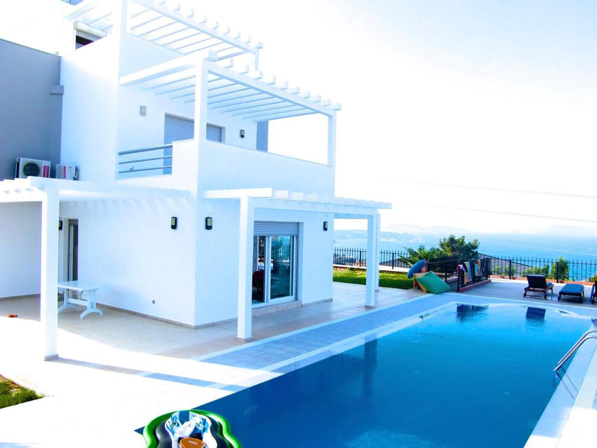 Luxury Villa With Amazing View, Cesme Exterior photo